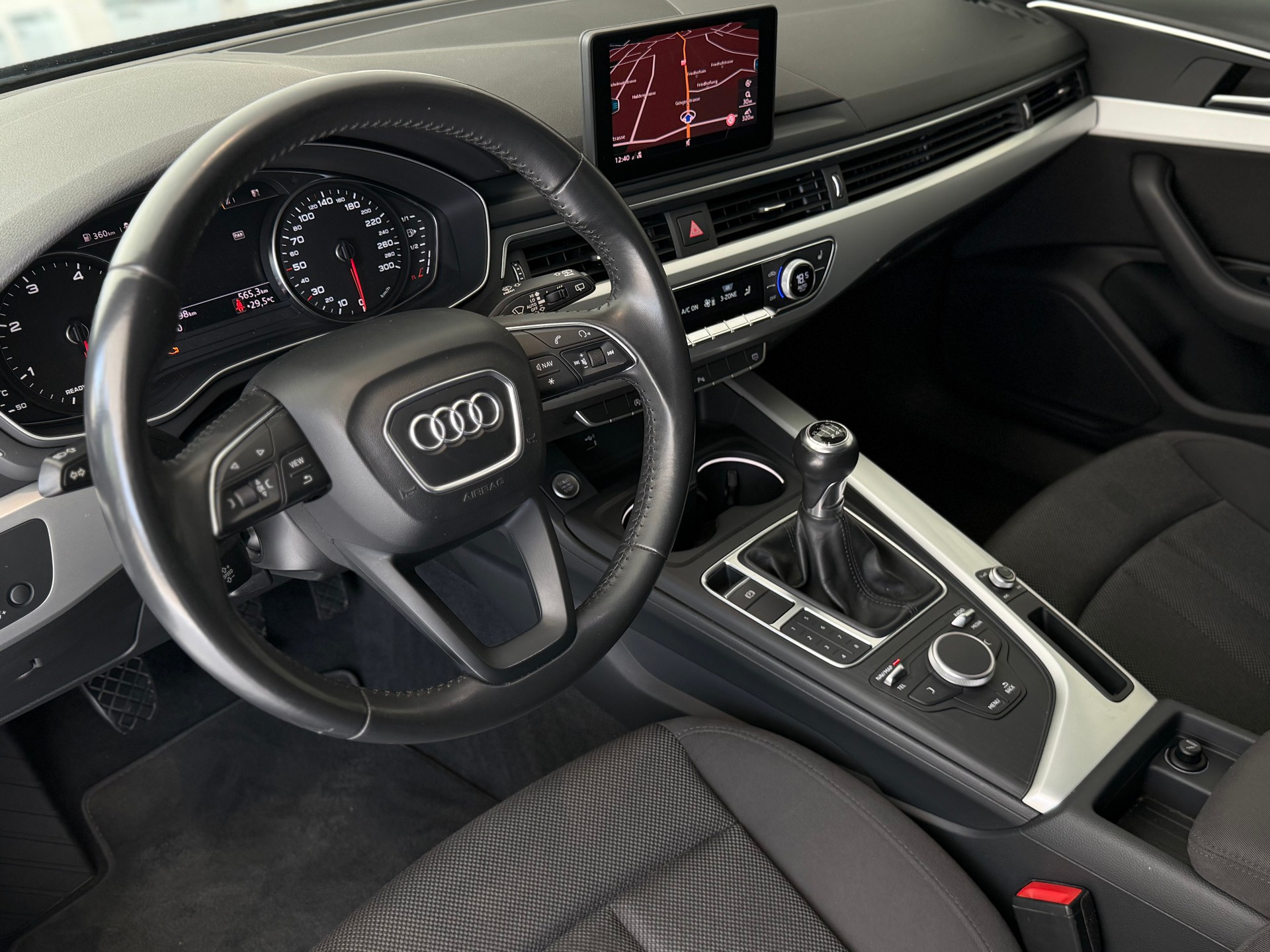 AUDI A4 Avant 2.0 TDI AHK. **Frisch ab MFK & Service**-image-12