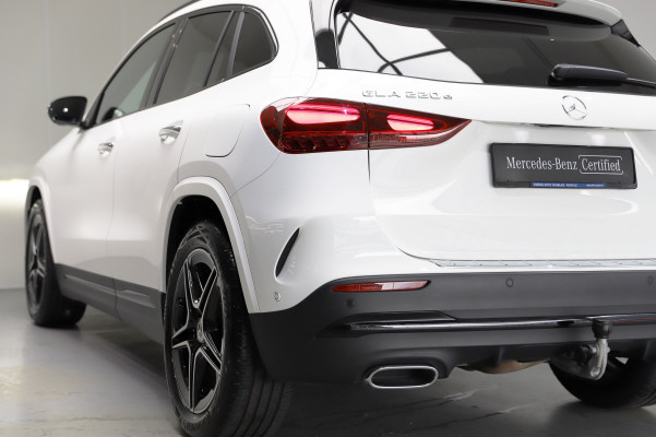 MERCEDES-BENZ GLA 220d 4Matic 8G-DCT-image-3