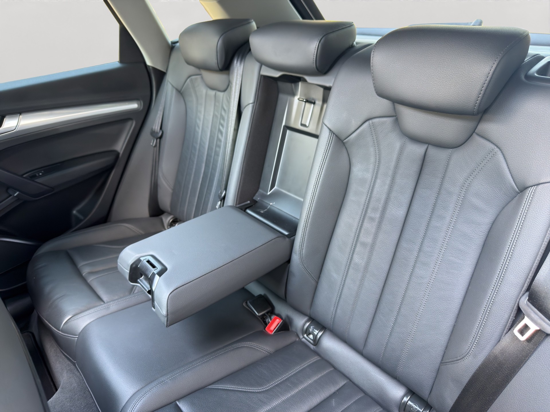 AUDI Q5 40 TDI Sport S-Line Quattro S-tronic-image-3