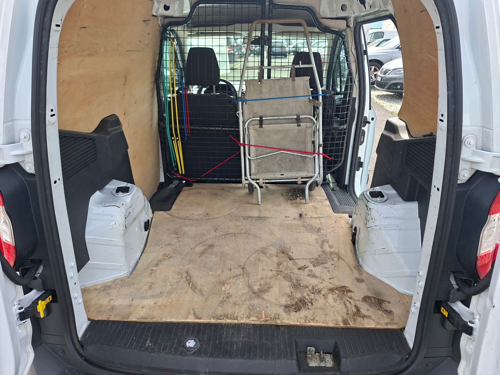 FORD Transit Courier Van 1.0 EcoBoost Ambiente-image-10