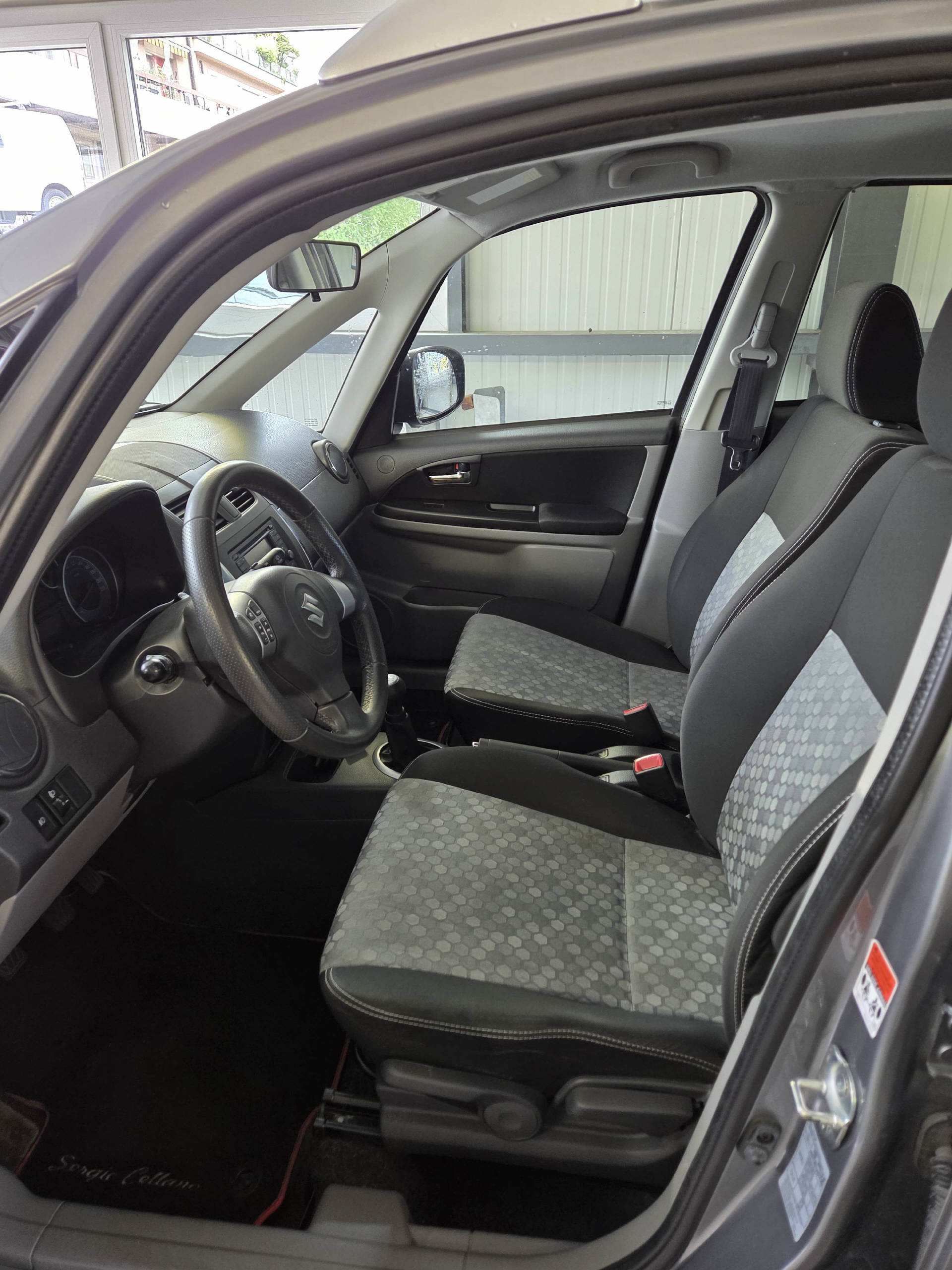 SUZUKI SX4 1.6 16V GL Top S.Cellano 4WD-image-4