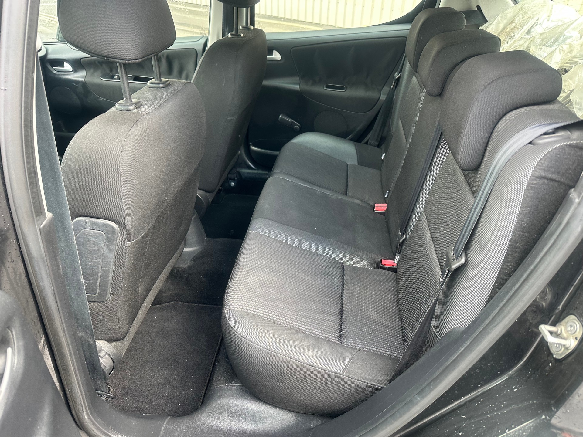PEUGEOT 207 1.4 16V Sport-image-13