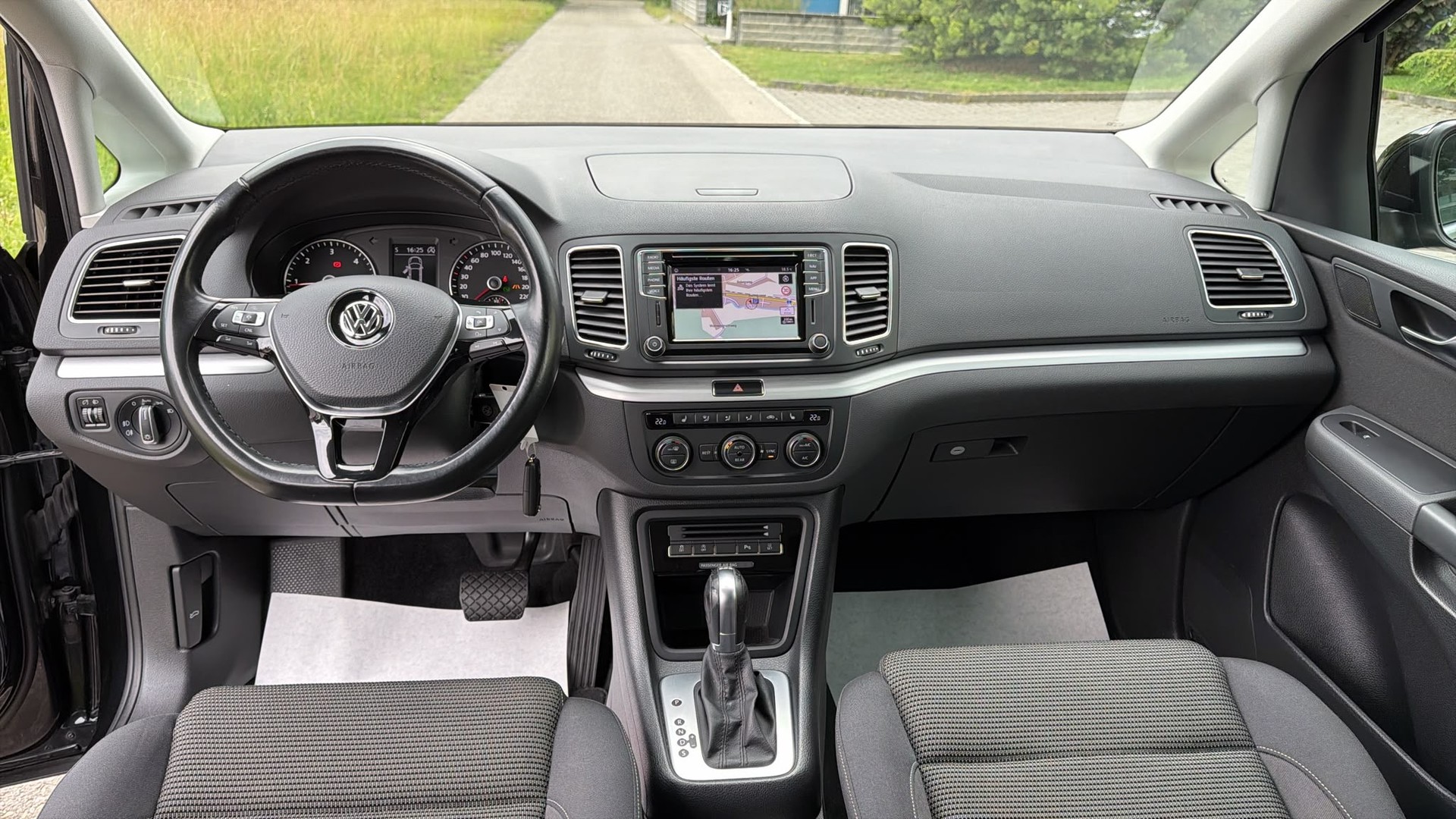VW Sharan 2.0 TDI BMT Comfortline DSG-image-5