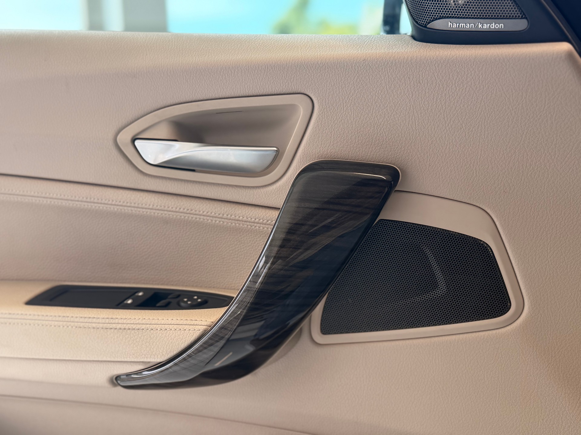 BMW M135i xDrive Steptronic-image-10