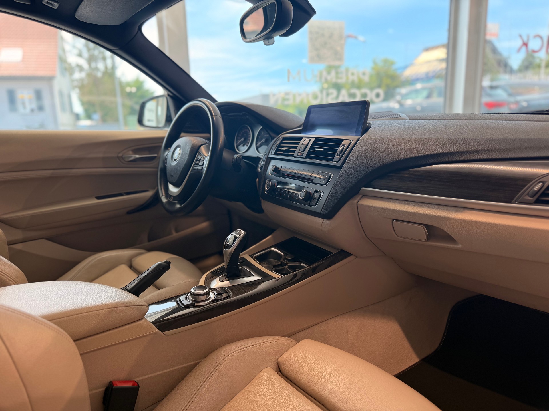 BMW M135i xDrive Steptronic-image-19
