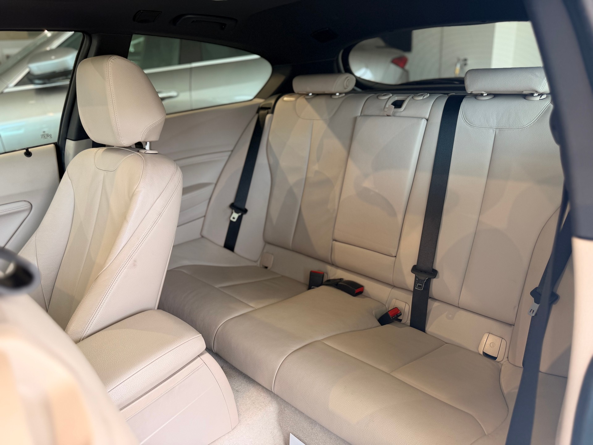 BMW M135i xDrive Steptronic-image-16