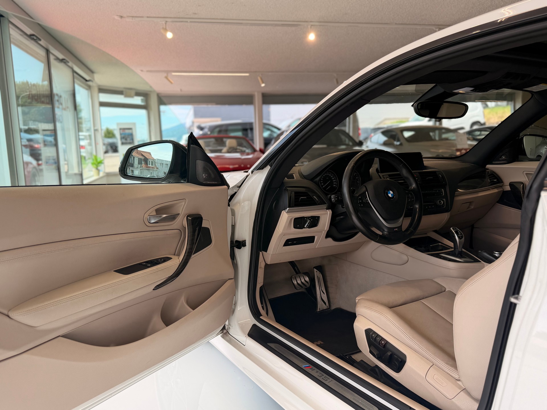 BMW M135i xDrive Steptronic-image-12