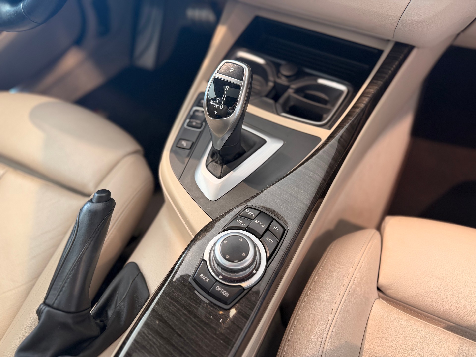 BMW M135i xDrive Steptronic-image-23