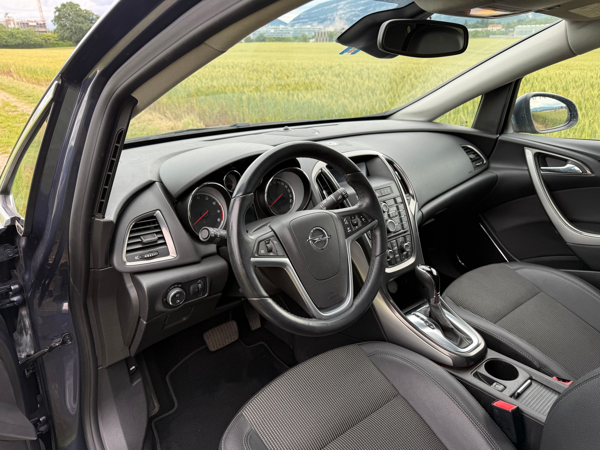 OPEL Astra 1.6i 16V Turbo Sport Automatic-image-8