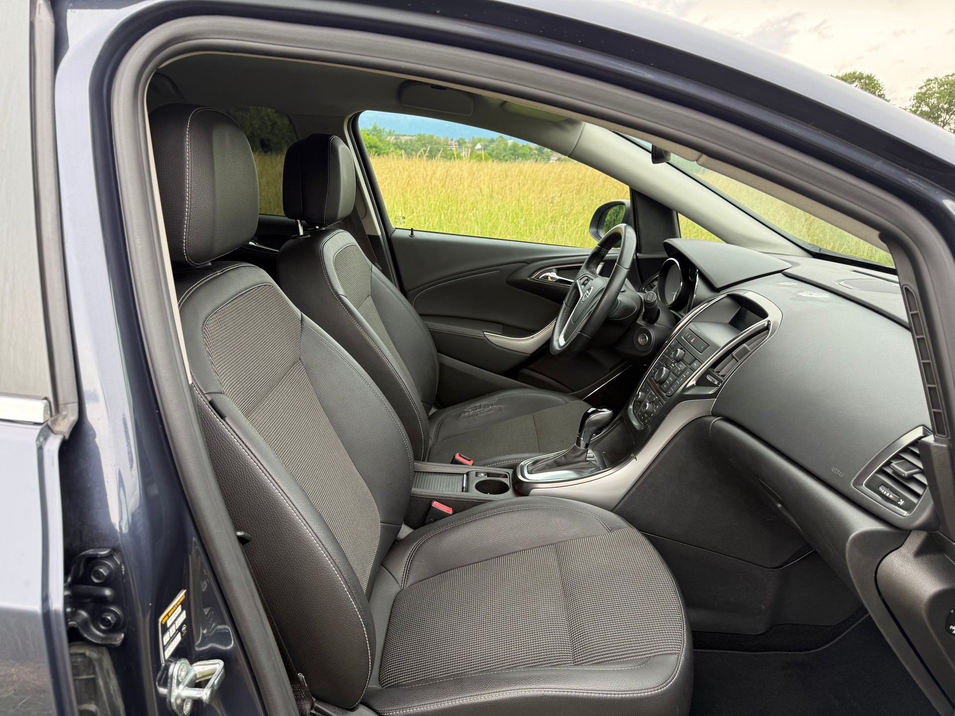 OPEL Astra 1.6i 16V Turbo Sport Automatic-image-11