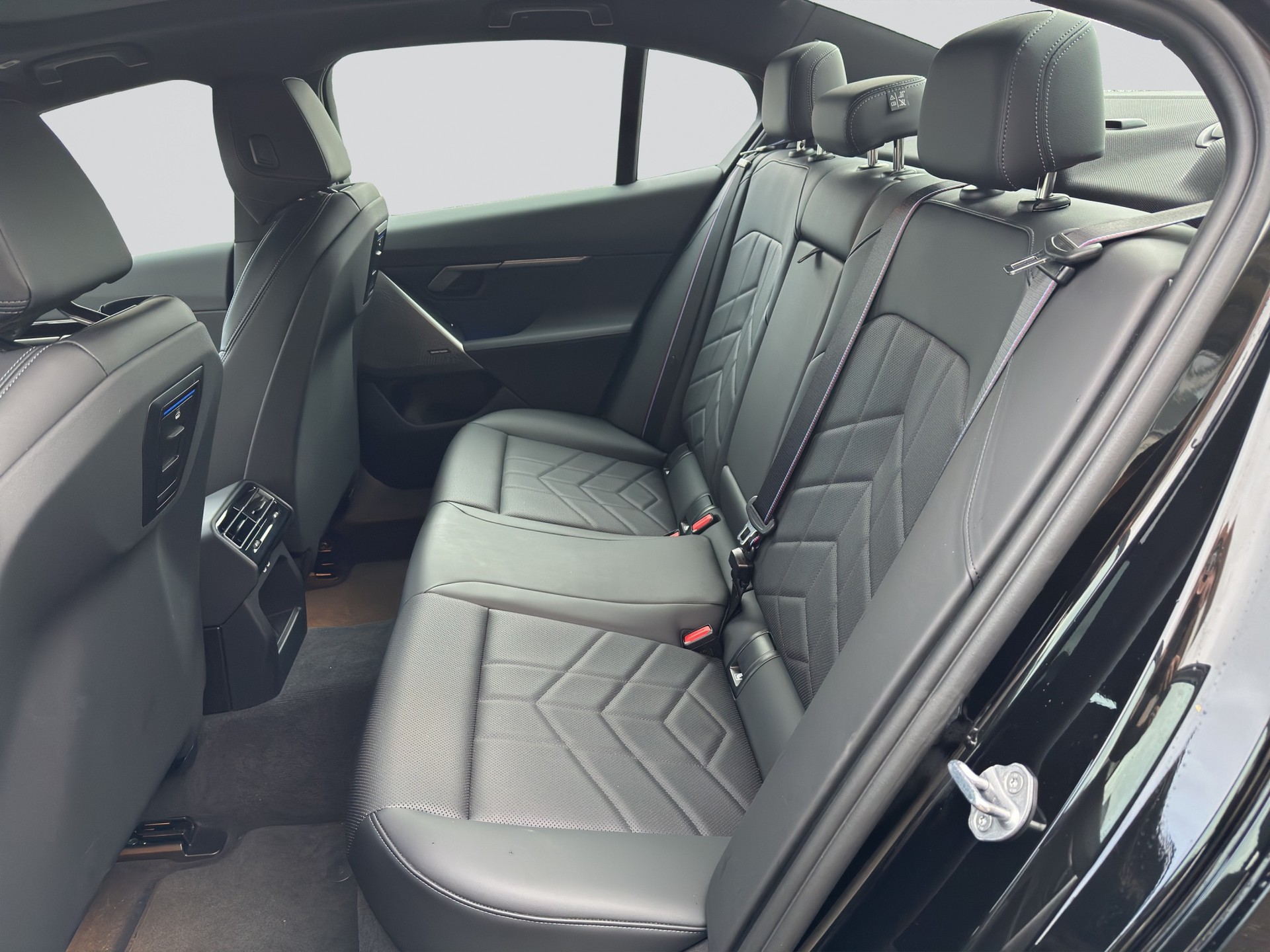 BMW 520i 48V M Sport Pro Steptronic-image-7