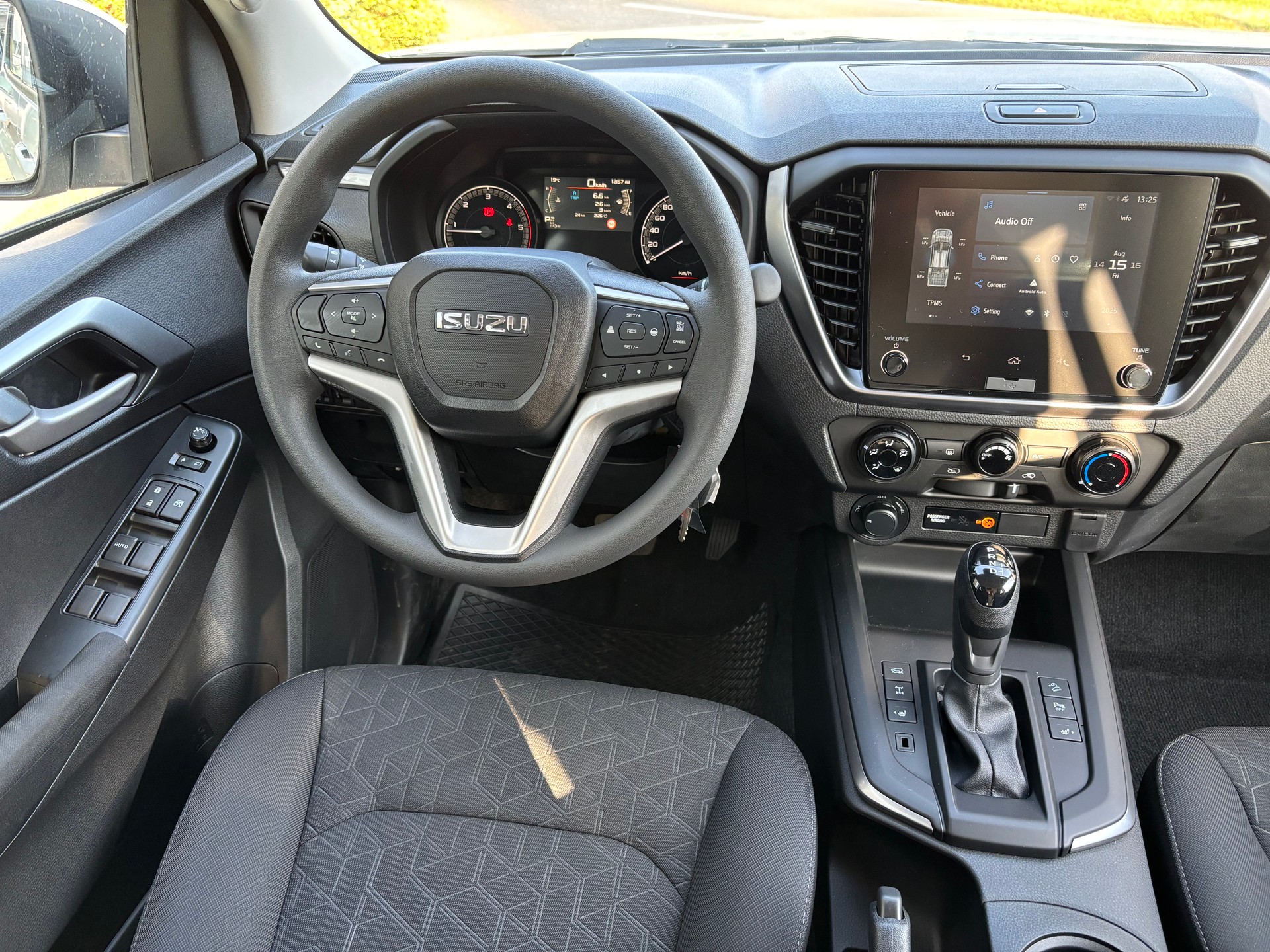 ISUZU D-MAX 1.9 CrewCab N60BB+ 4x4-image-9