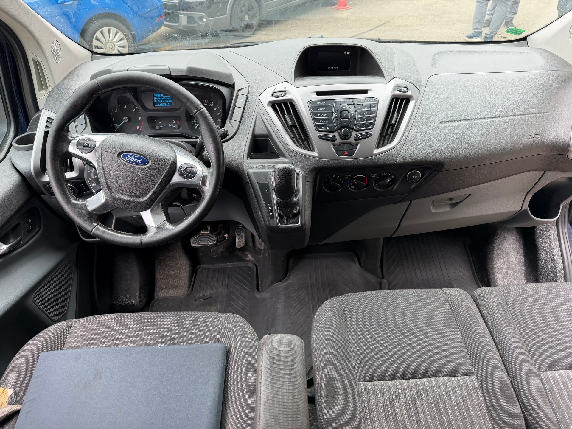 FORD Transit Custom 310 L2H1 Trend SelectShift A-image-7
