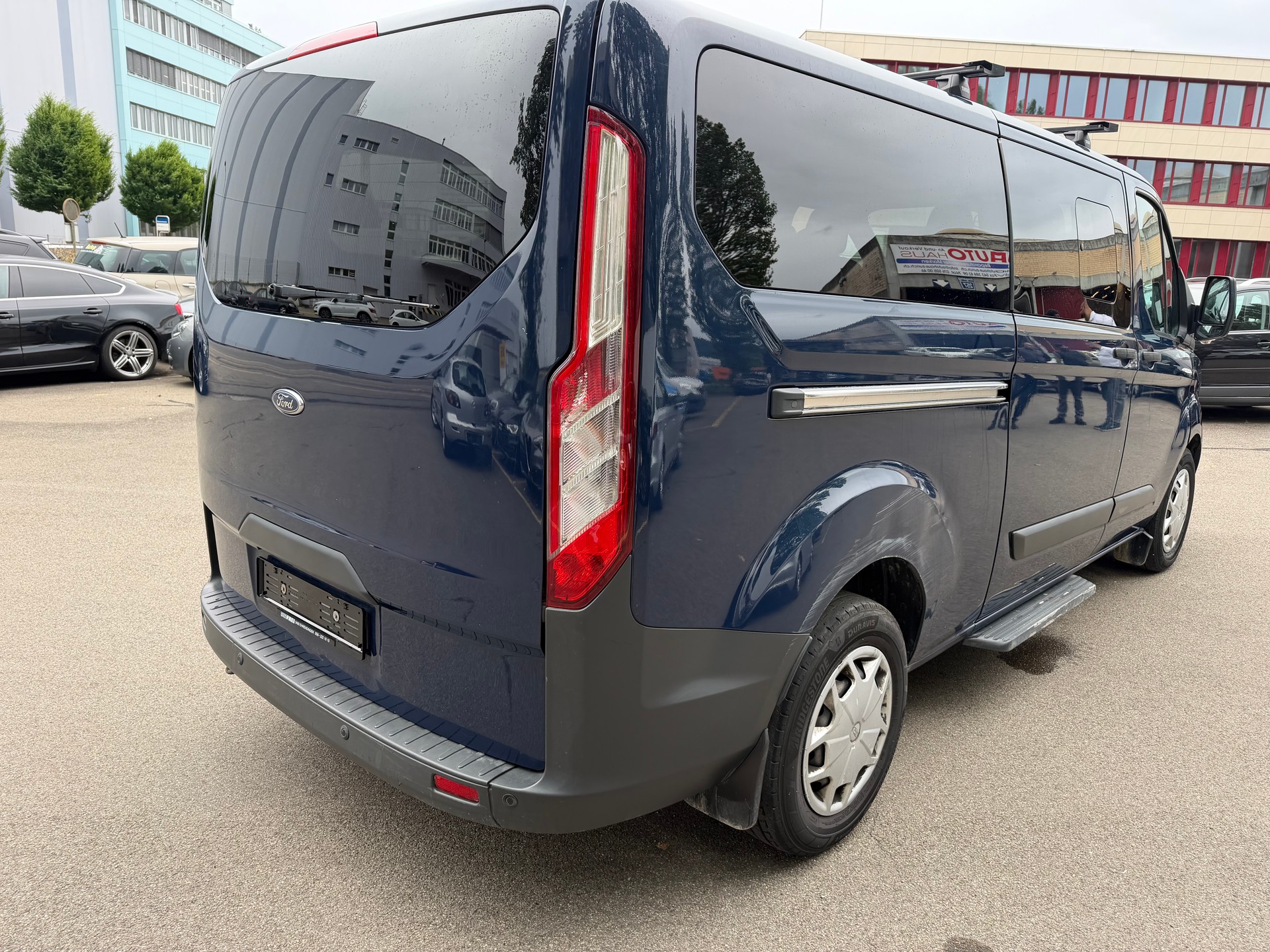 FORD Transit Custom 310 L2H1 Trend SelectShift A-image-4