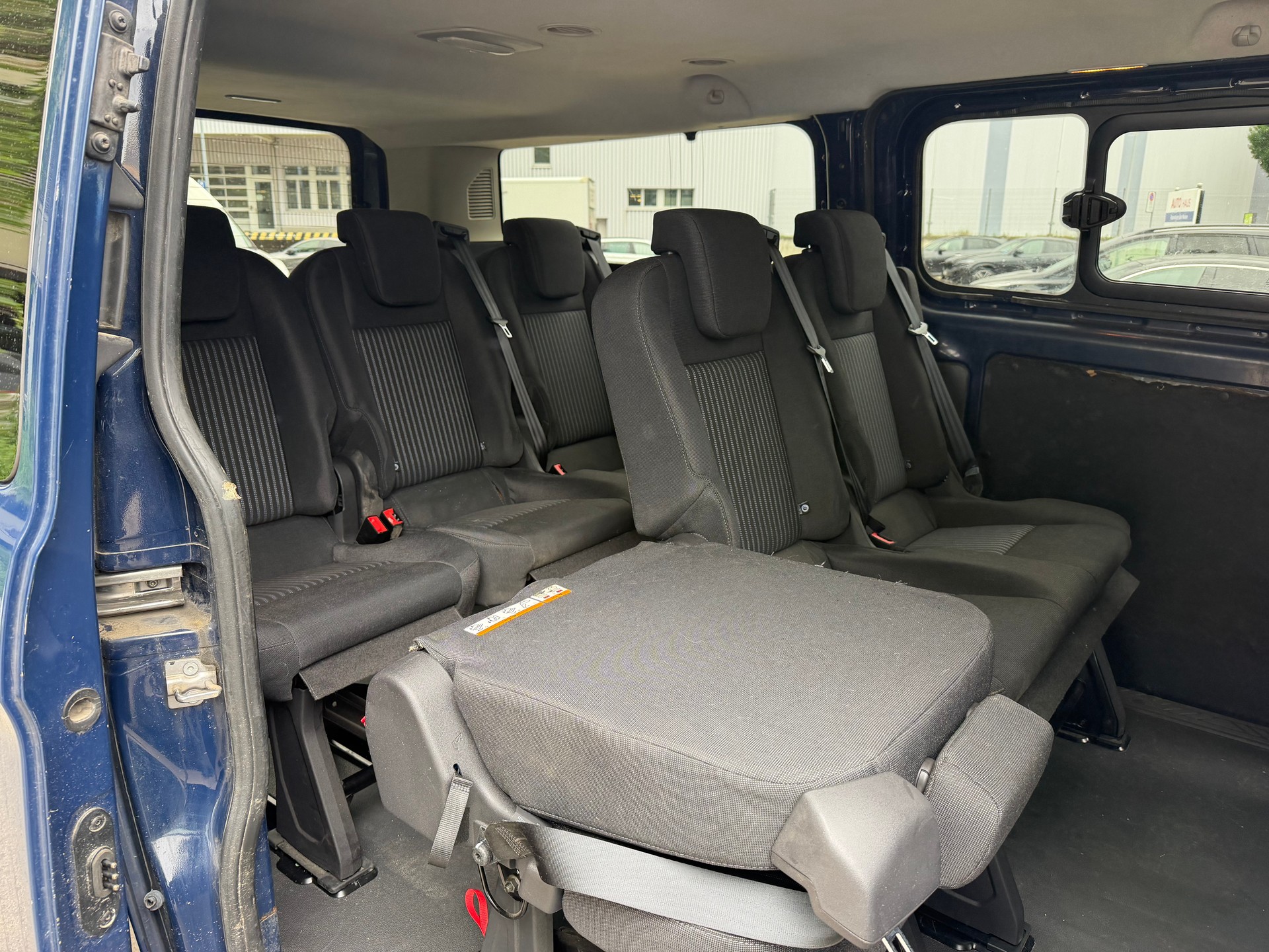 FORD Transit Custom 310 L2H1 Trend SelectShift A-image-10