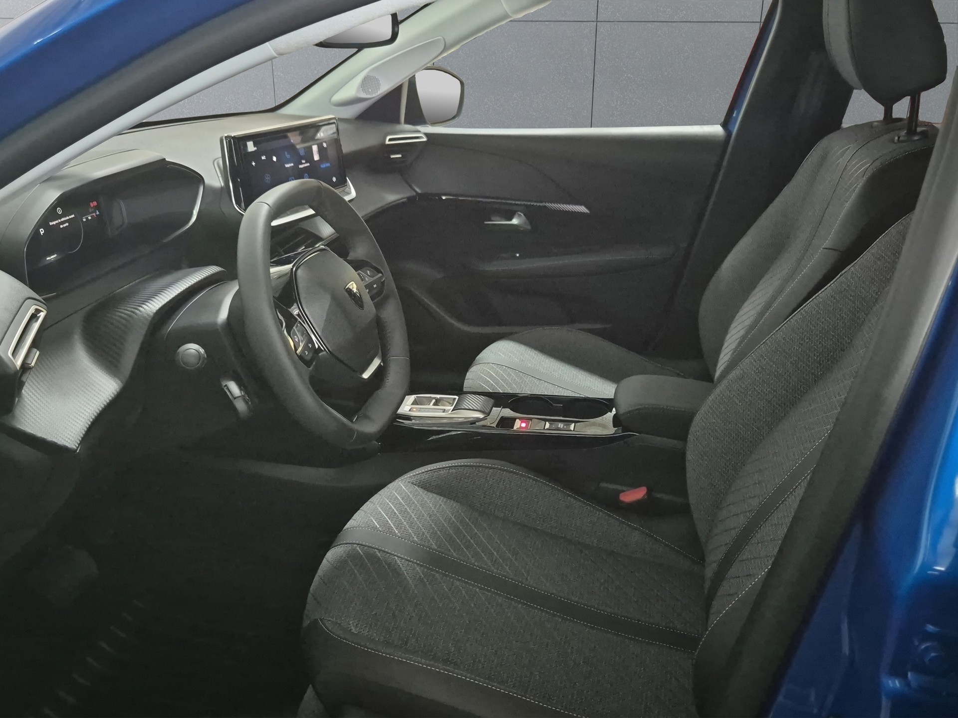 PEUGEOT 208 1.2 Hybrid Allure-image-8