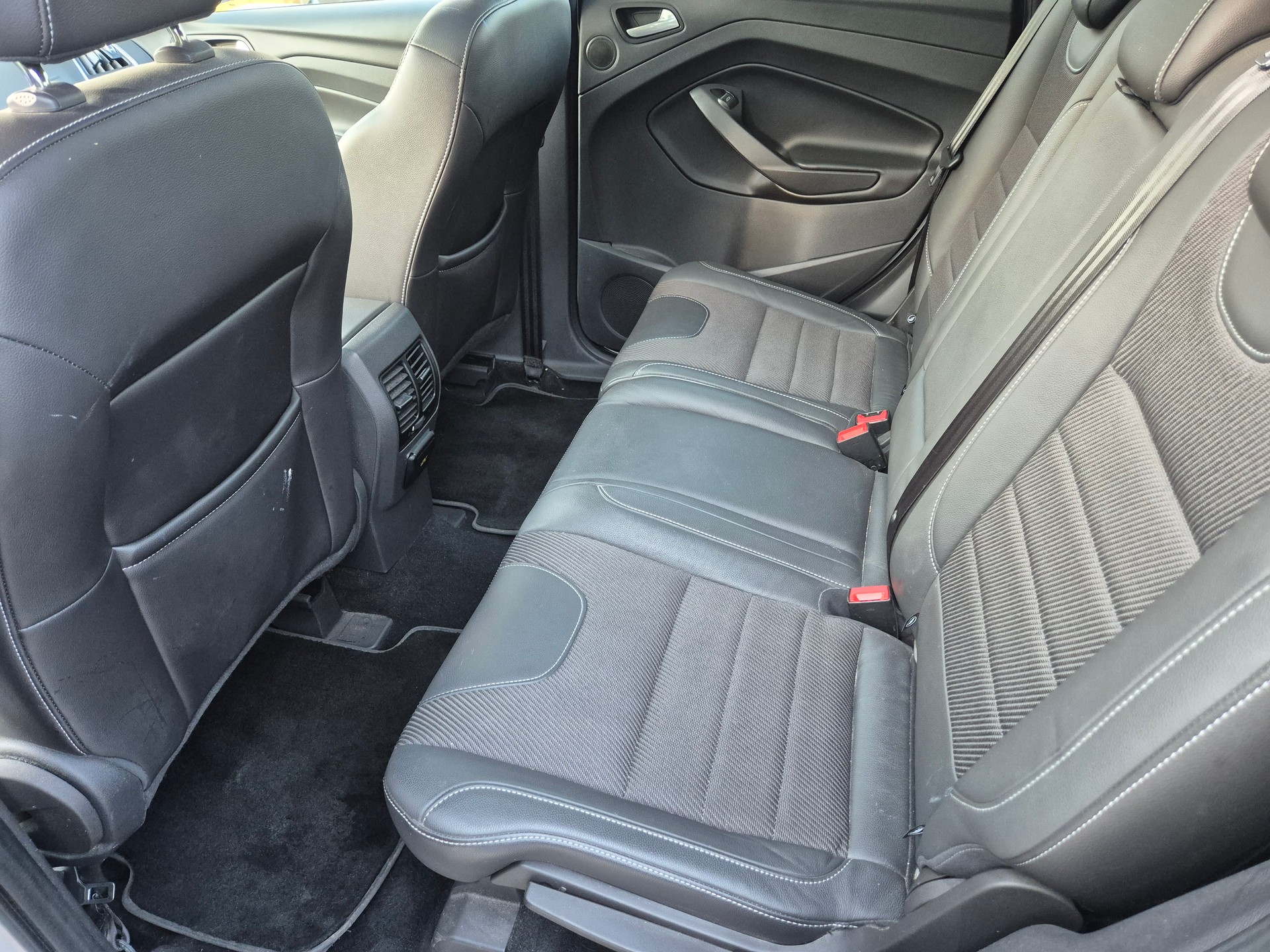 FORD Kuga 2.0 TDCi Titanium 4WD PowerShift-image-7