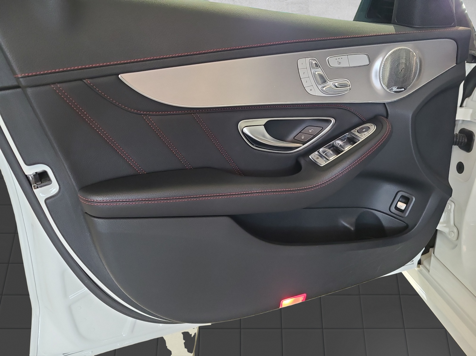 MERCEDES-BENZ C 43 AMG 4Matic 9G-Tronic-image-8