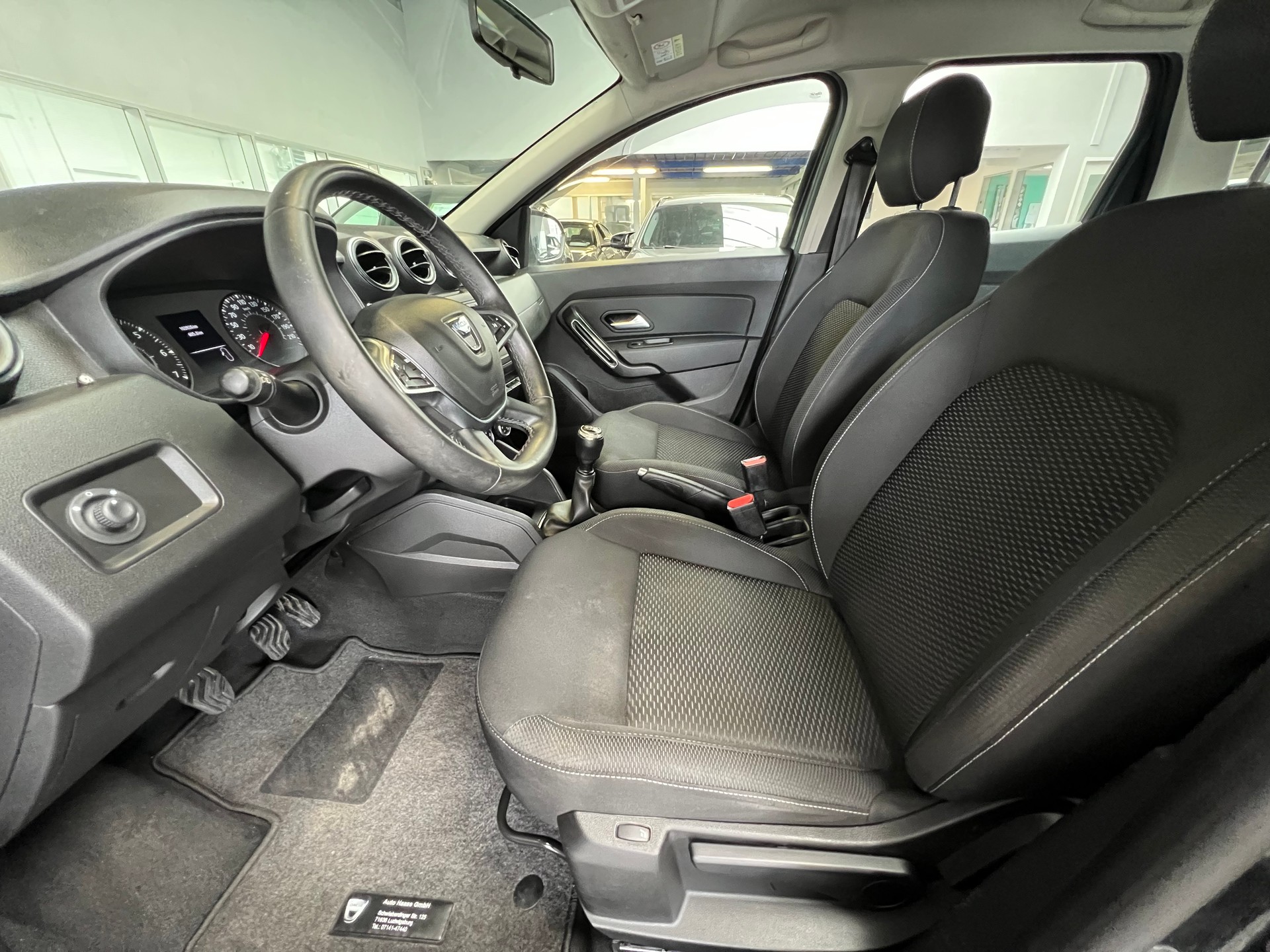 DACIA Duster SCe 115 Comfort 4x2-image-8