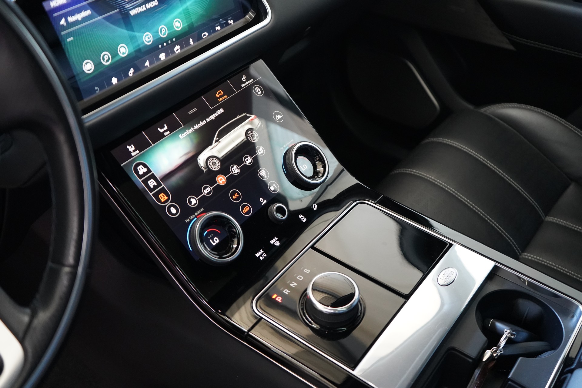 LAND ROVER Range Rover Velar R-Dynamic P 380 HSE Automatic-image-17