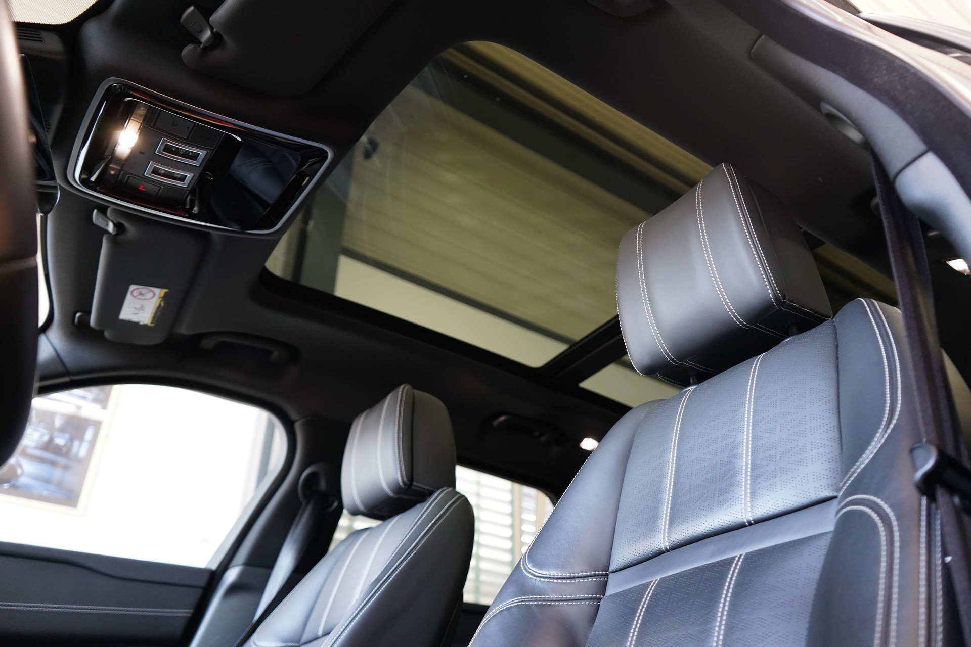 LAND ROVER Range Rover Velar R-Dynamic P 380 HSE Automatic-image-22