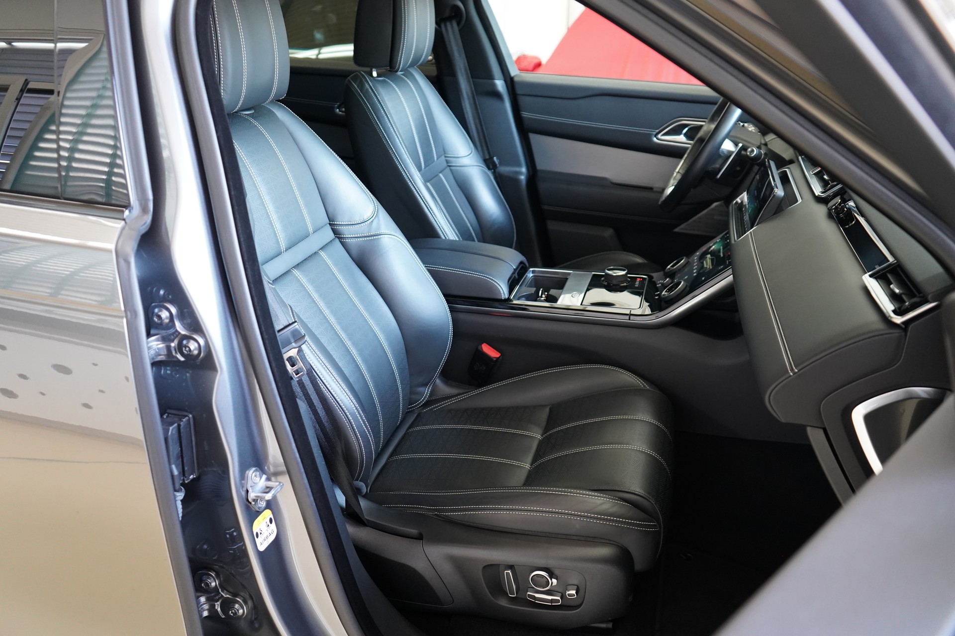 LAND ROVER Range Rover Velar R-Dynamic P 380 HSE Automatic-image-31