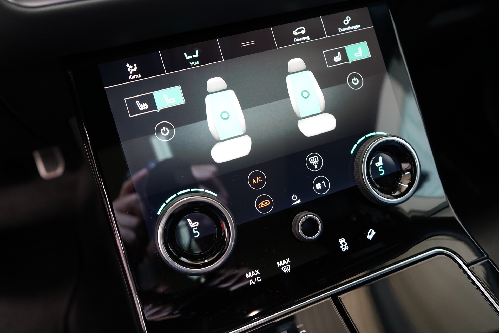 LAND ROVER Range Rover Velar R-Dynamic P 380 HSE Automatic-image-19