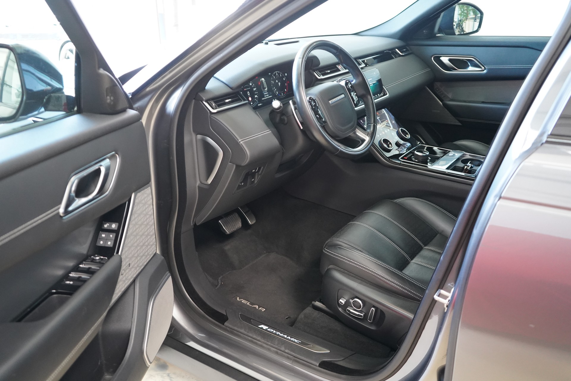 LAND ROVER Range Rover Velar R-Dynamic P 380 HSE Automatic-image-13