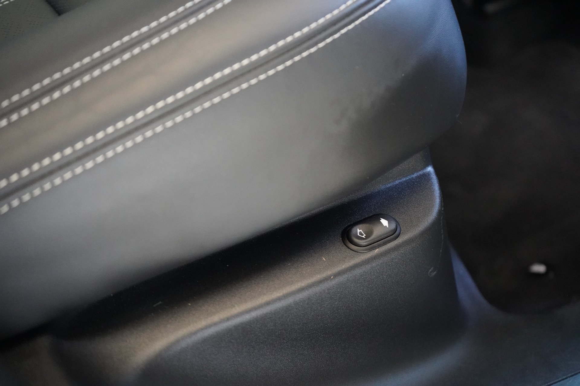 LAND ROVER Range Rover Velar R-Dynamic P 380 HSE Automatic-image-29
