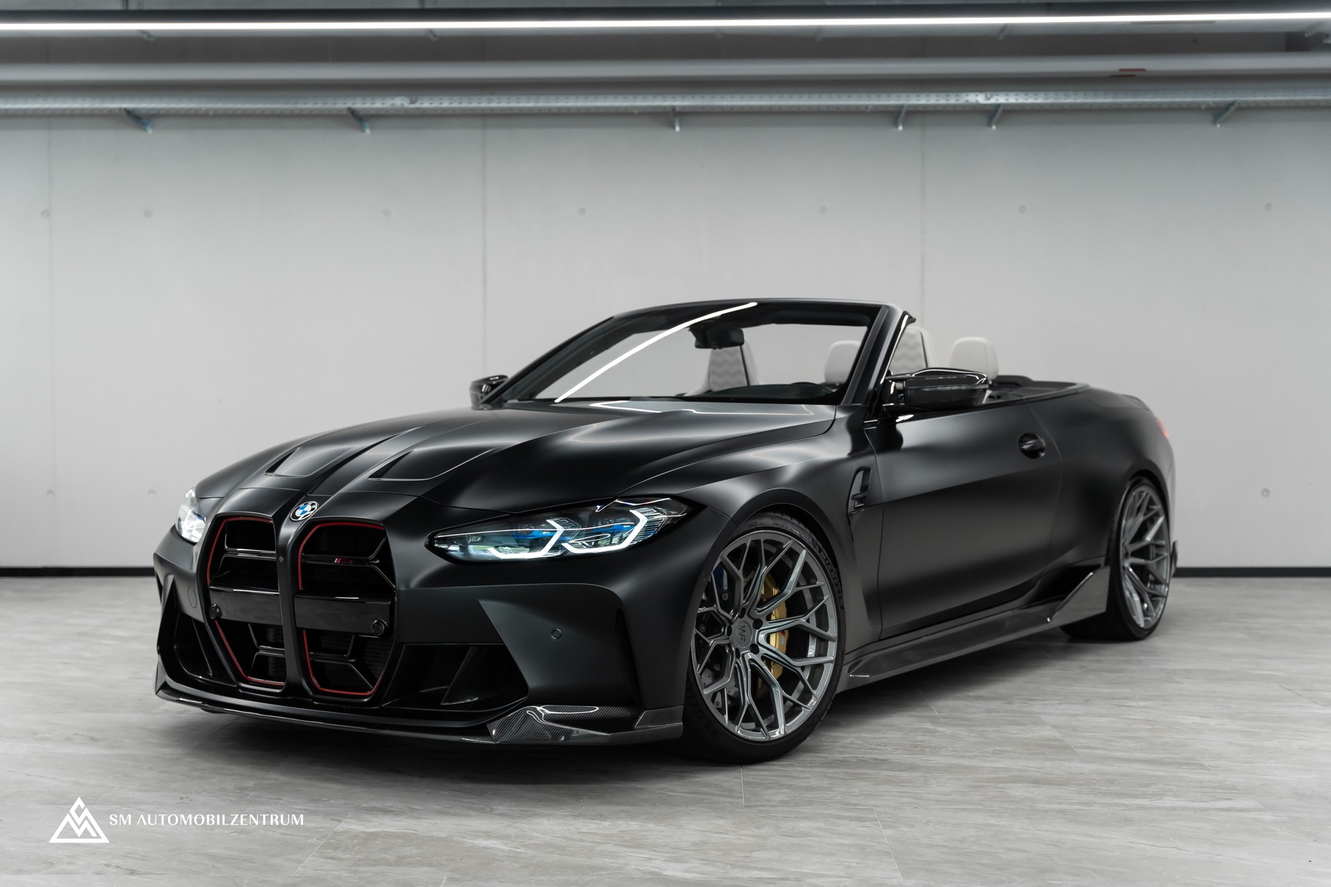 BMW M4 Competition xDrive Cabrio / Carbon / Schalensitze / Keramikbremsen