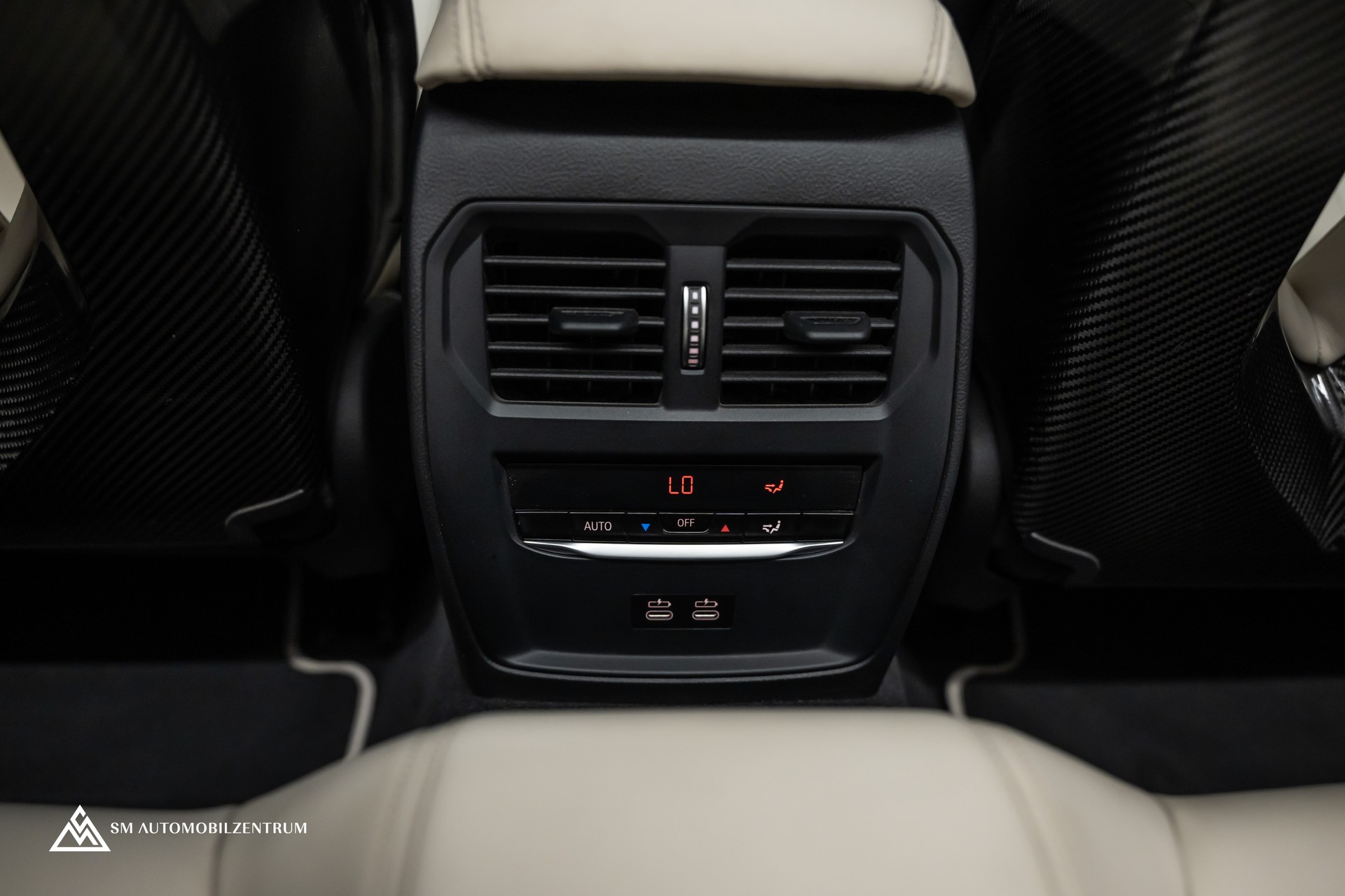 BMW M4 Competition xDrive Cabrio / Carbon / Schalensitze / Keramikbremsen-image-40