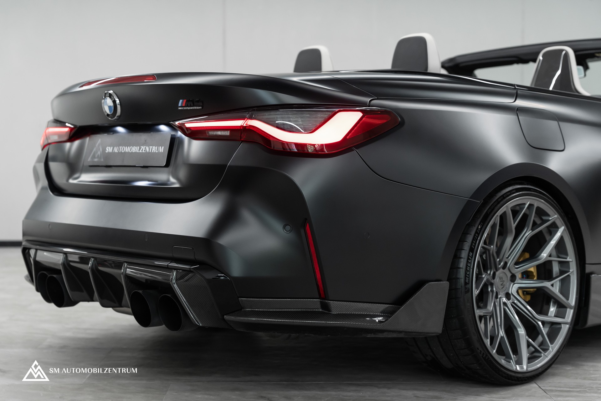 BMW M4 Competition xDrive Cabrio / Carbon / Schalensitze / Keramikbremsen-image-11