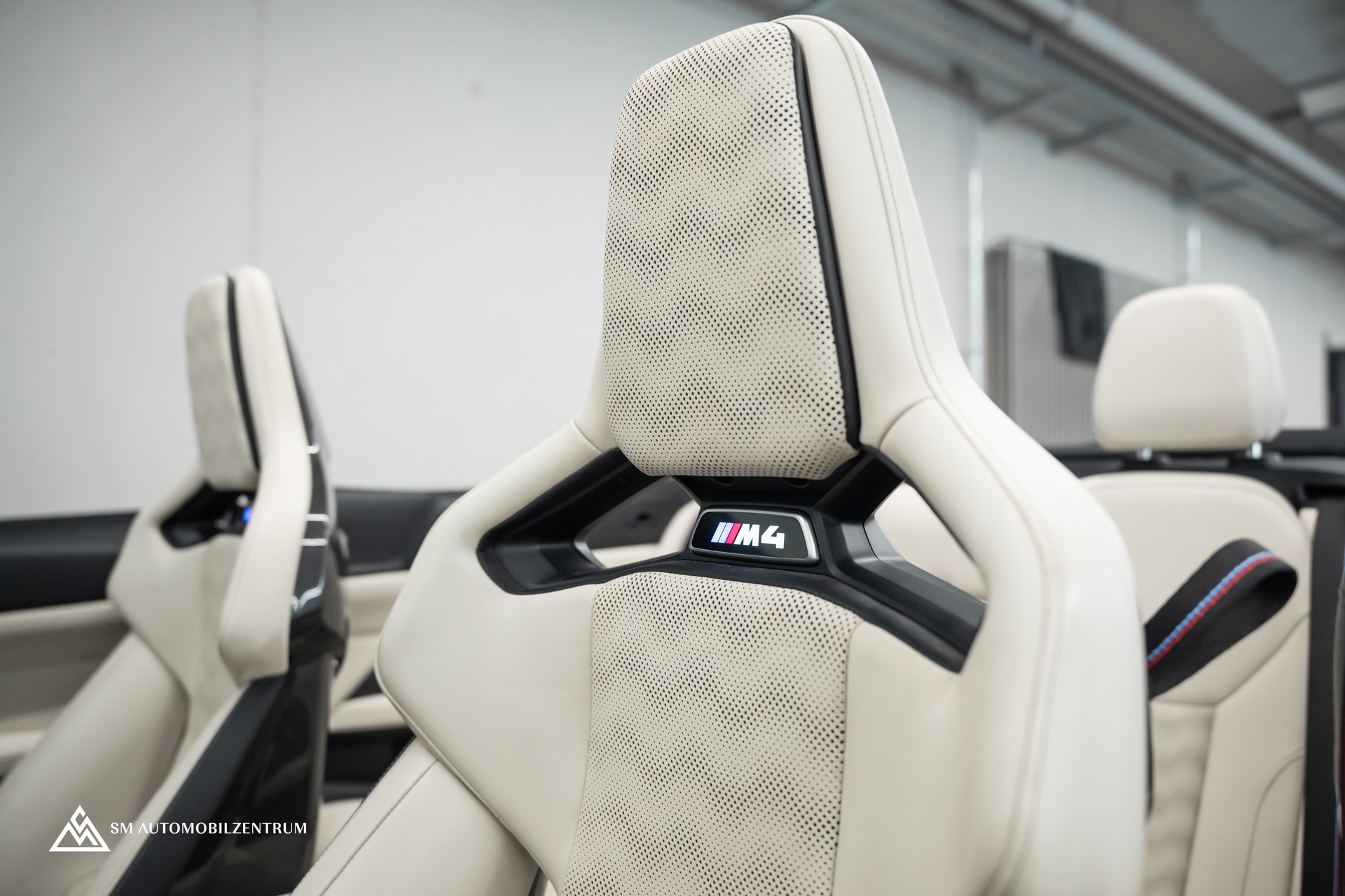 BMW M4 Competition xDrive Cabrio / Carbon / Schalensitze / Keramikbremsen-image-21