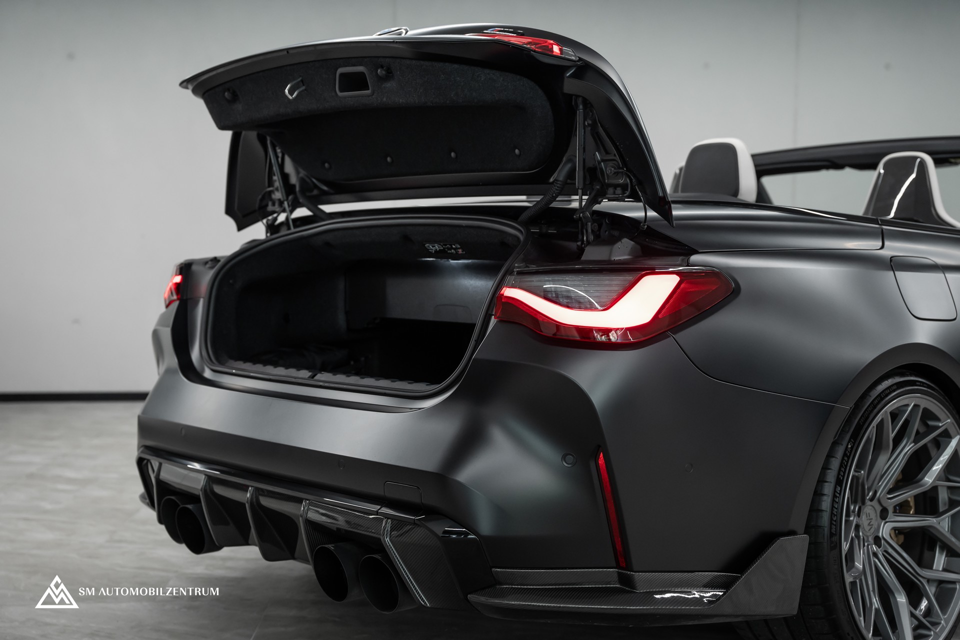 BMW M4 Competition xDrive Cabrio / Carbon / Schalensitze / Keramikbremsen-image-14