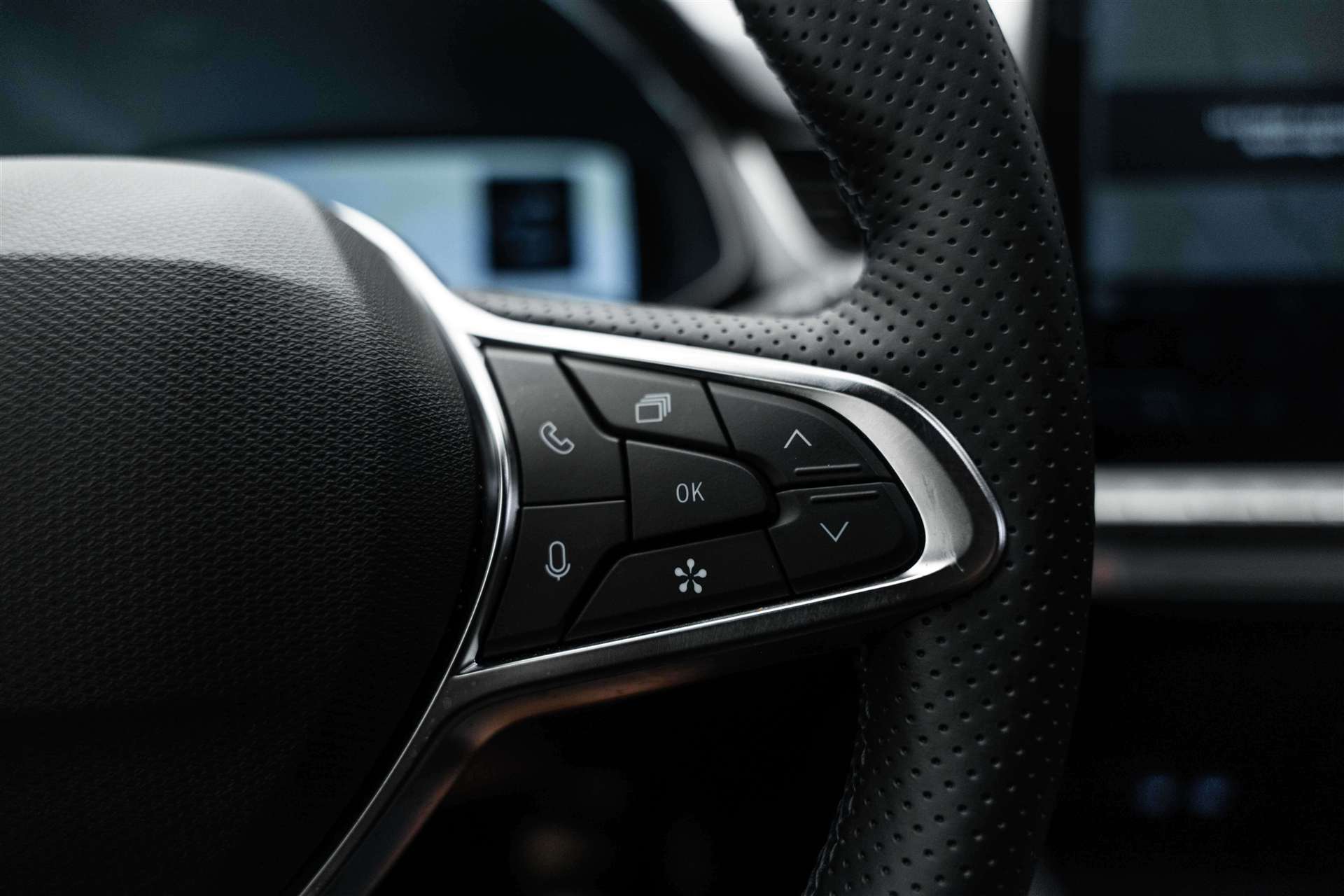 RENAULT Captur 1.8 E-Tech 160 Techno DHT-Automat-image-15