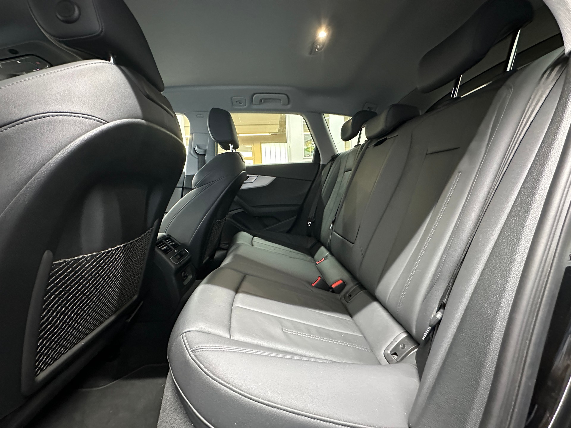 AUDI A4 Avant 40 TDI S line quattro S-tronic-image-8