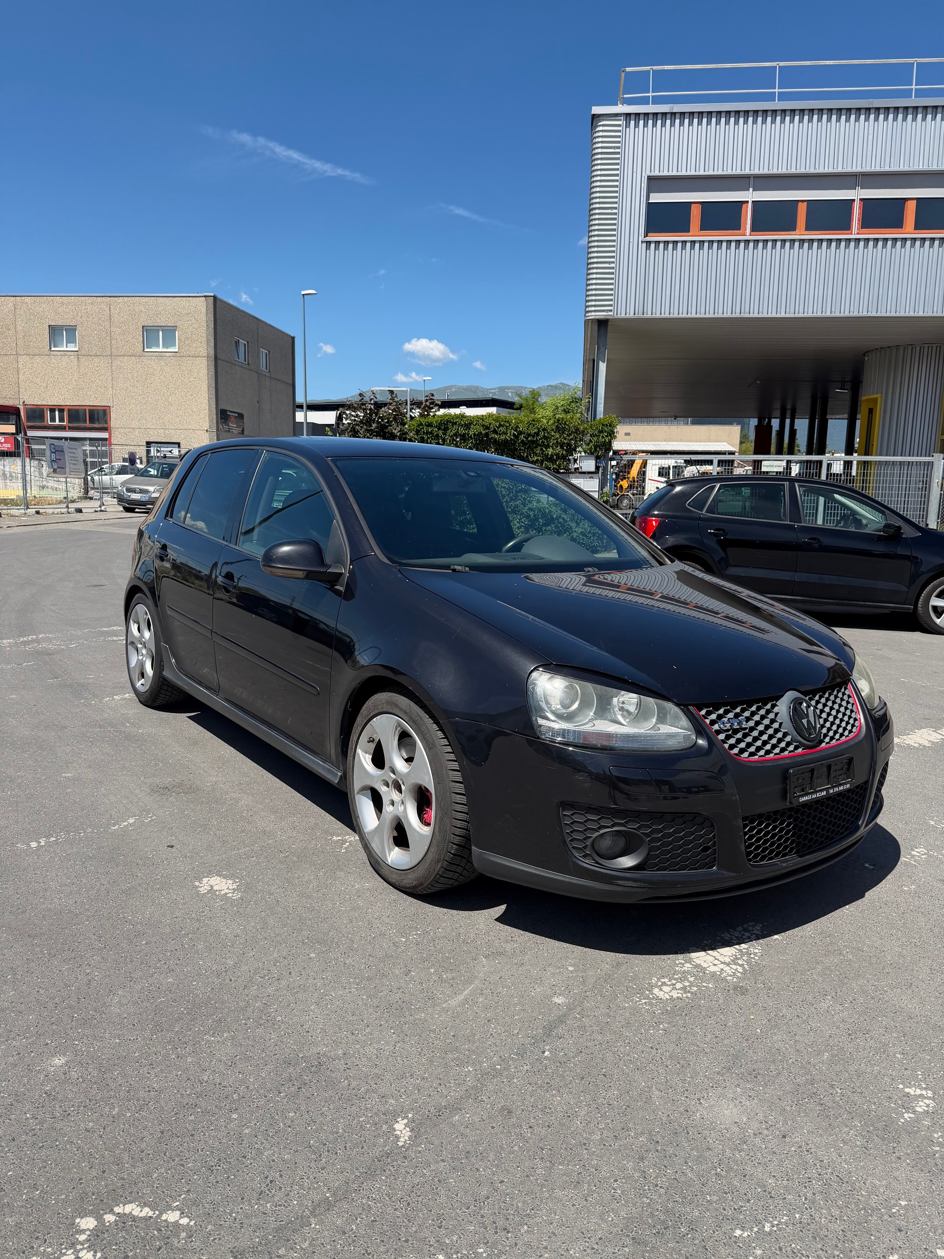 VW Golf 2.0 TFSI GTI-image-1