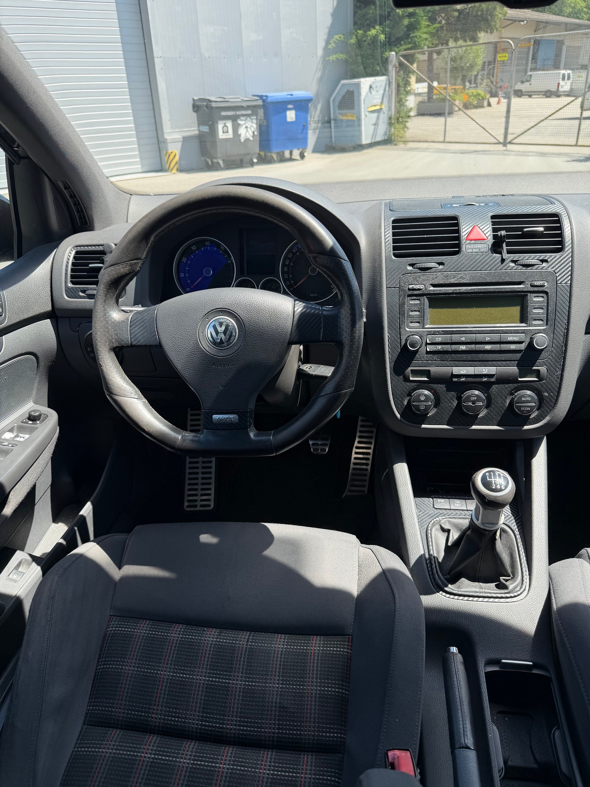 VW Golf 2.0 TFSI GTI-image-9
