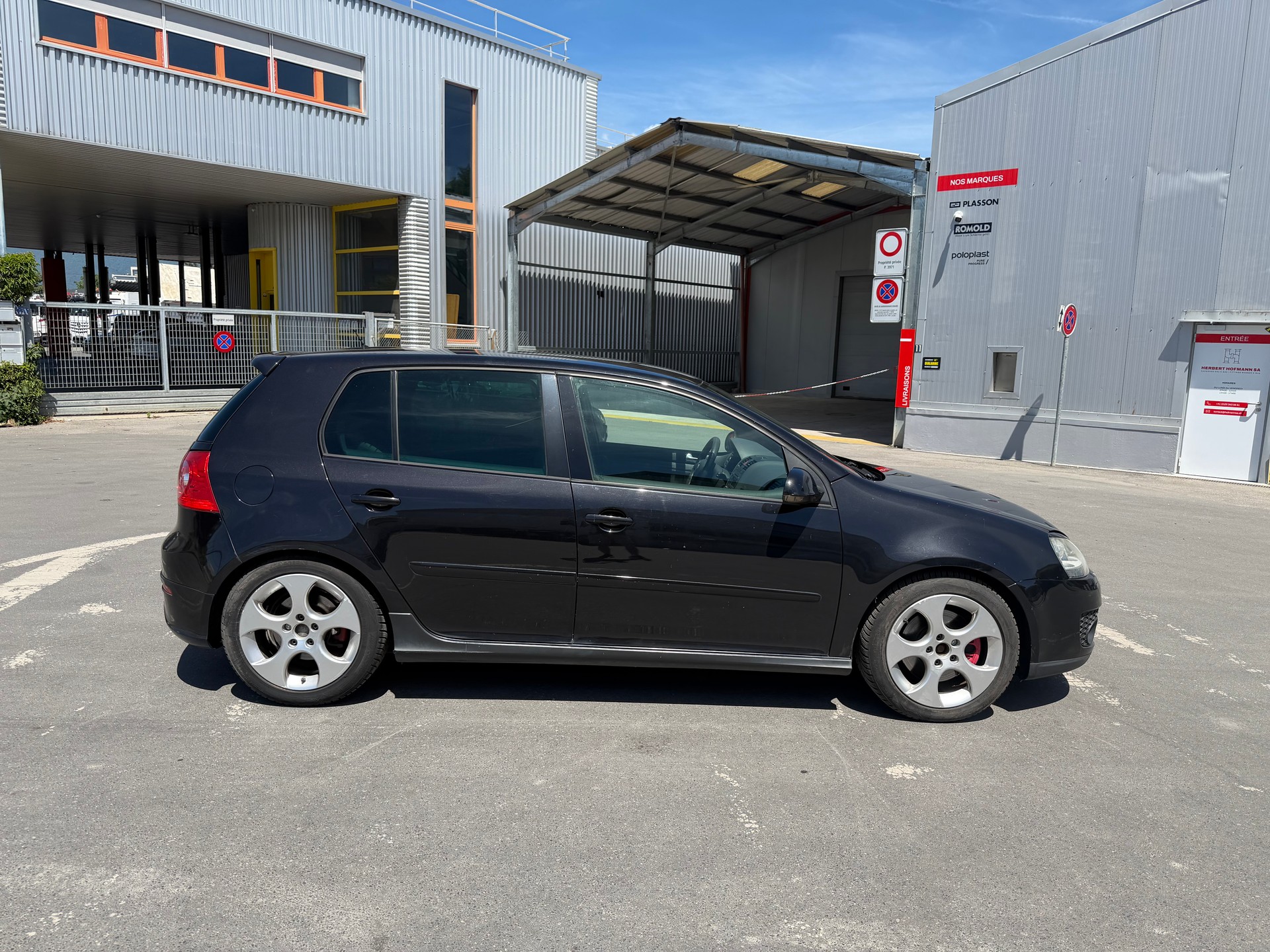 VW Golf 2.0 TFSI GTI-image-2