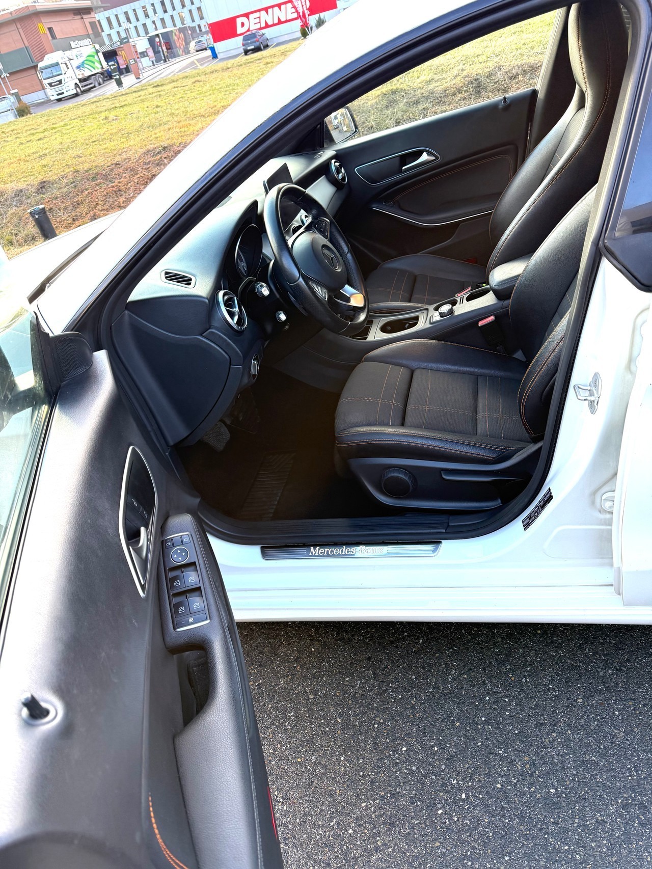MERCEDES-BENZ CLA Shooting Brake 200 7G-DCT-image-8