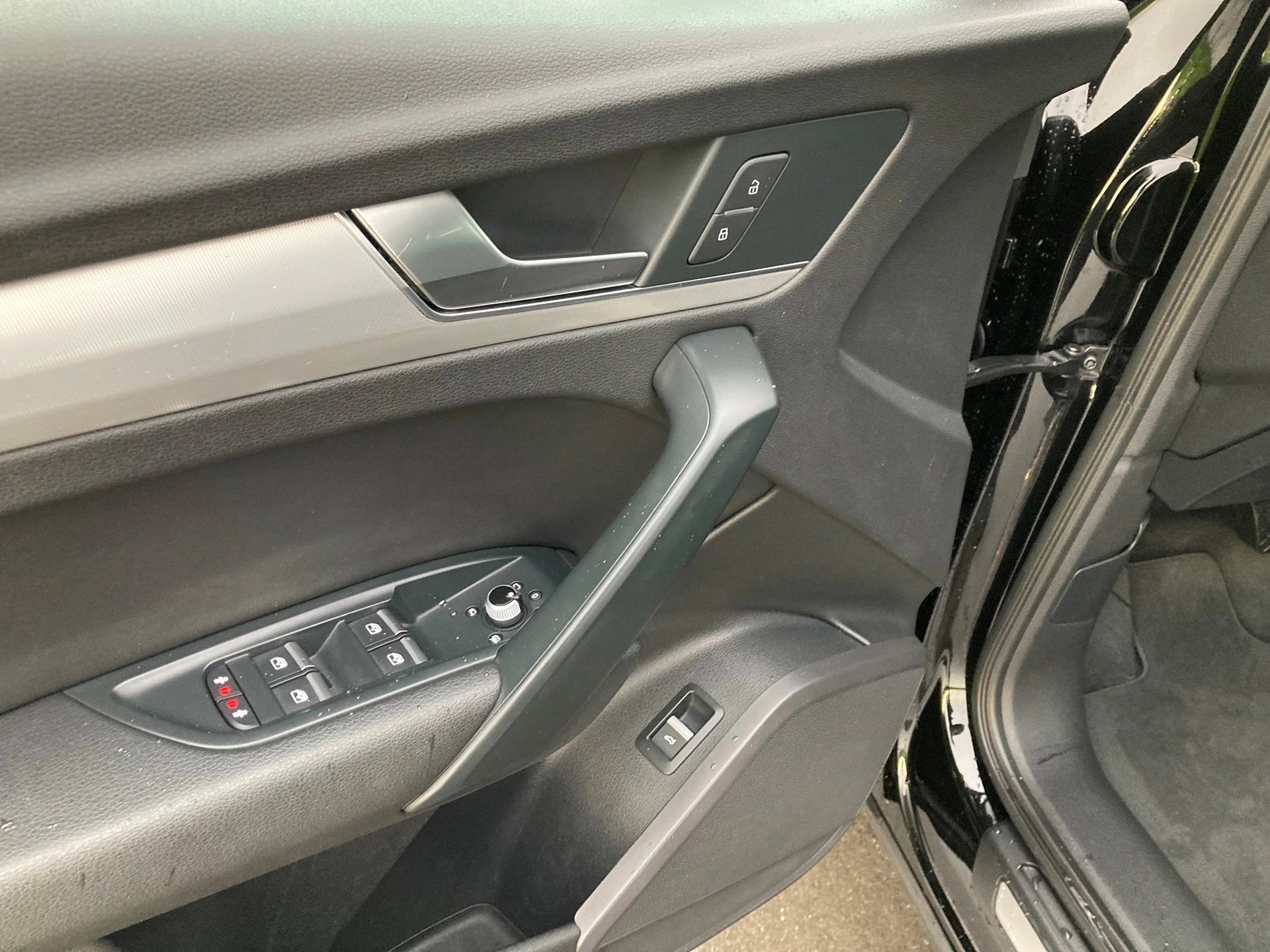AUDI Q5 2.0 TDI sport quattro S-tronic-image-12