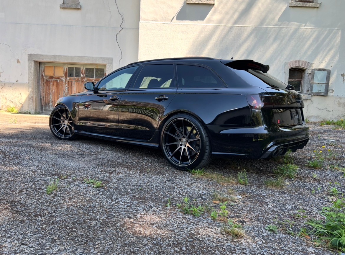AUDI RS6-image-1