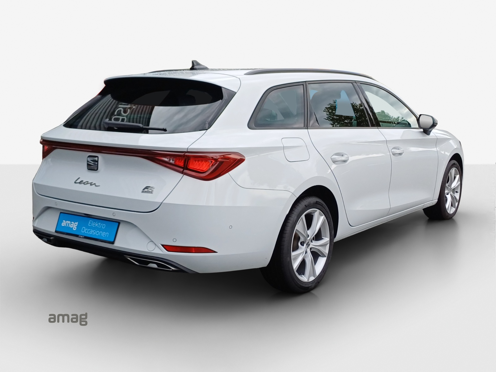 SEAT Leon ST 1.5 eHybrid pHEV DSG FR-image-5