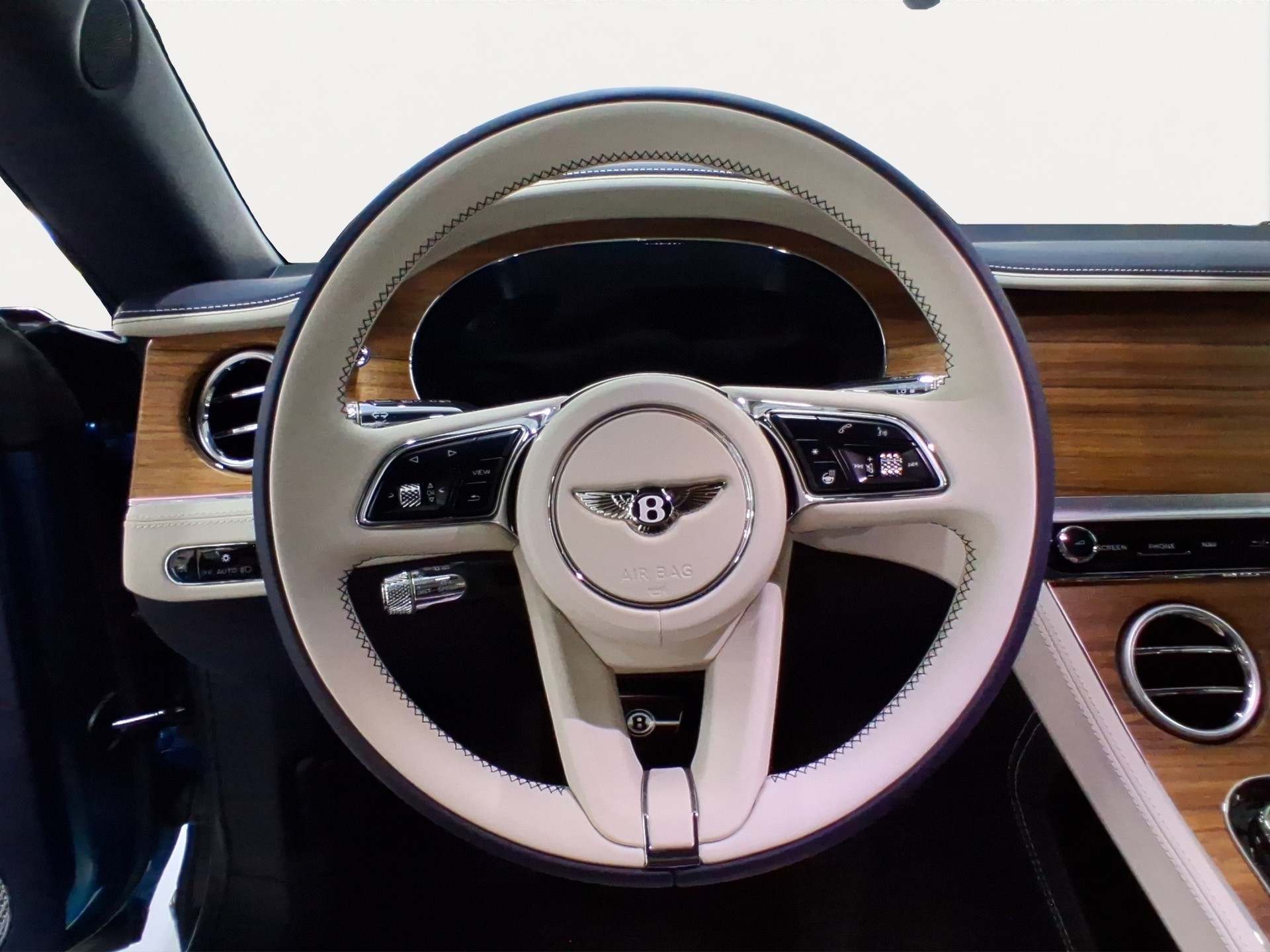 BENTLEY GTC Continental Azure 4.0 V8-image-3