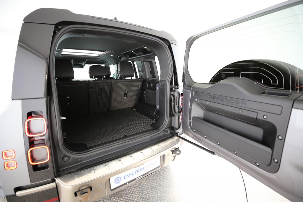 LAND ROVER Defender 110 3.0 I6 X-image-13