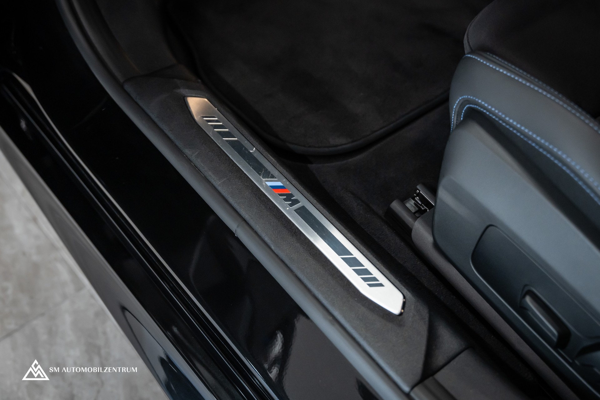BMW 120d M Sport / Head-Up / Memorysitze / 360° / Iconic Glow-image-22