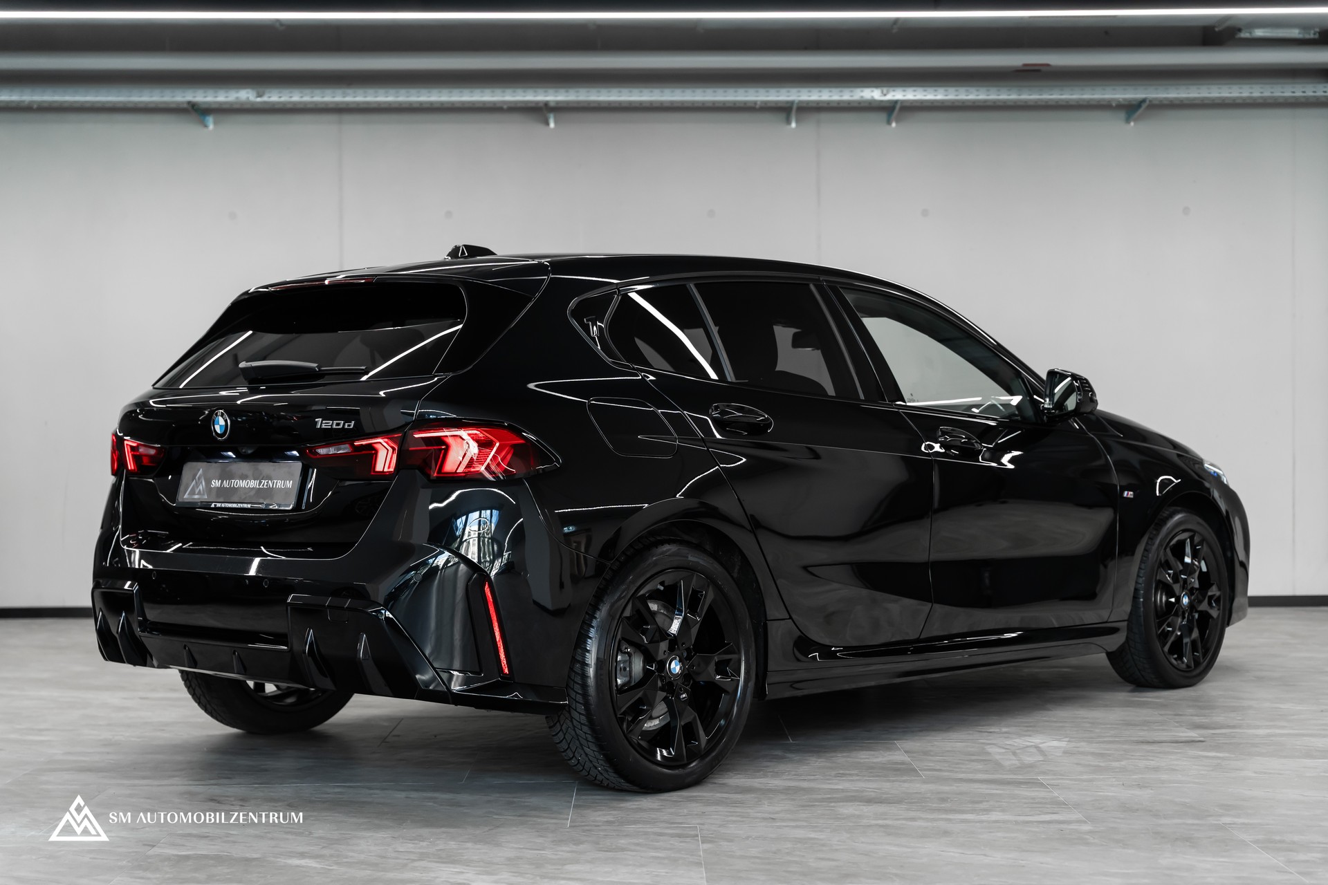 BMW 120d M Sport / Head-Up / Memorysitze / 360° / Iconic Glow-showroom-element-2