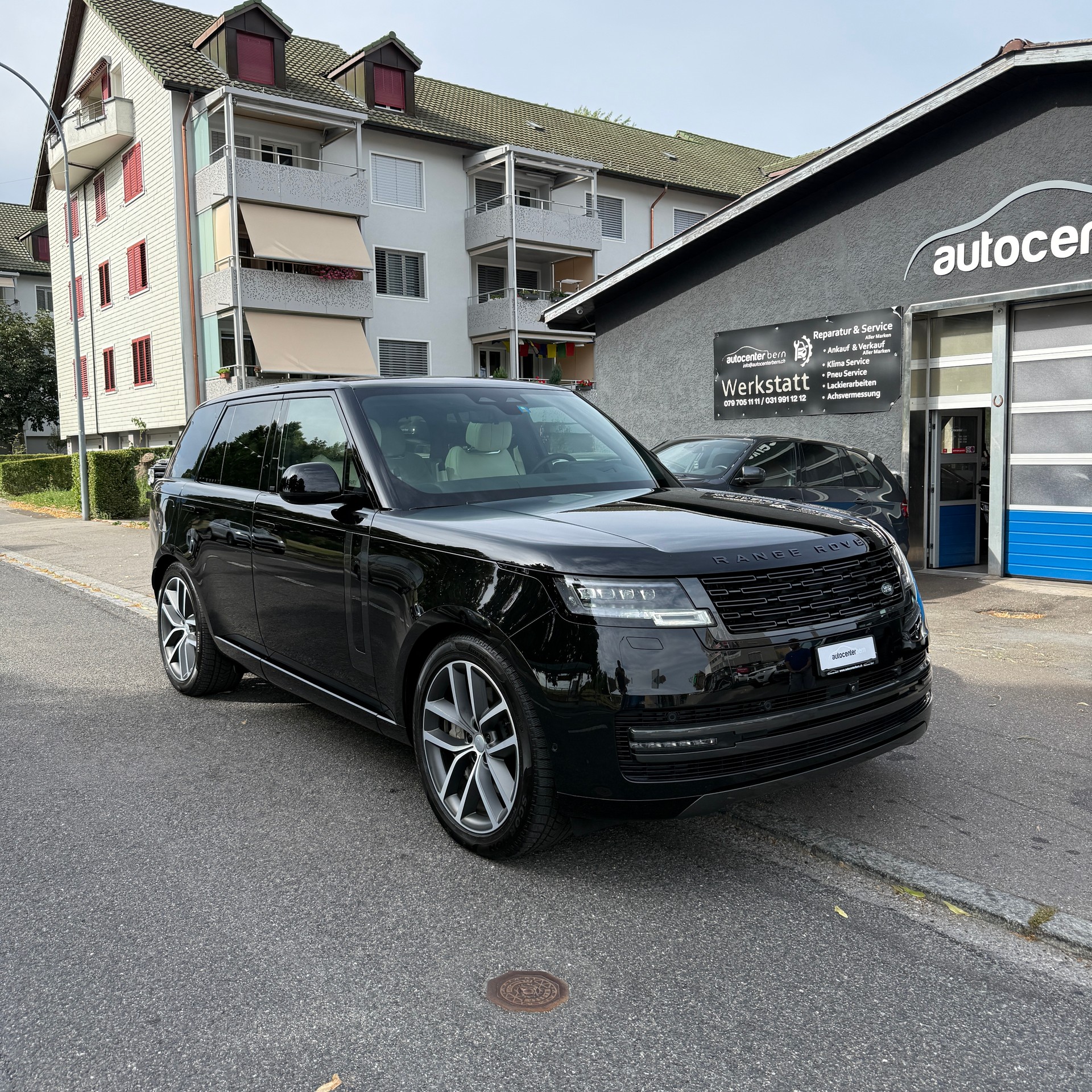 LAND ROVER Range Rover P550e Si6 PHEV SV Automatic-image-0