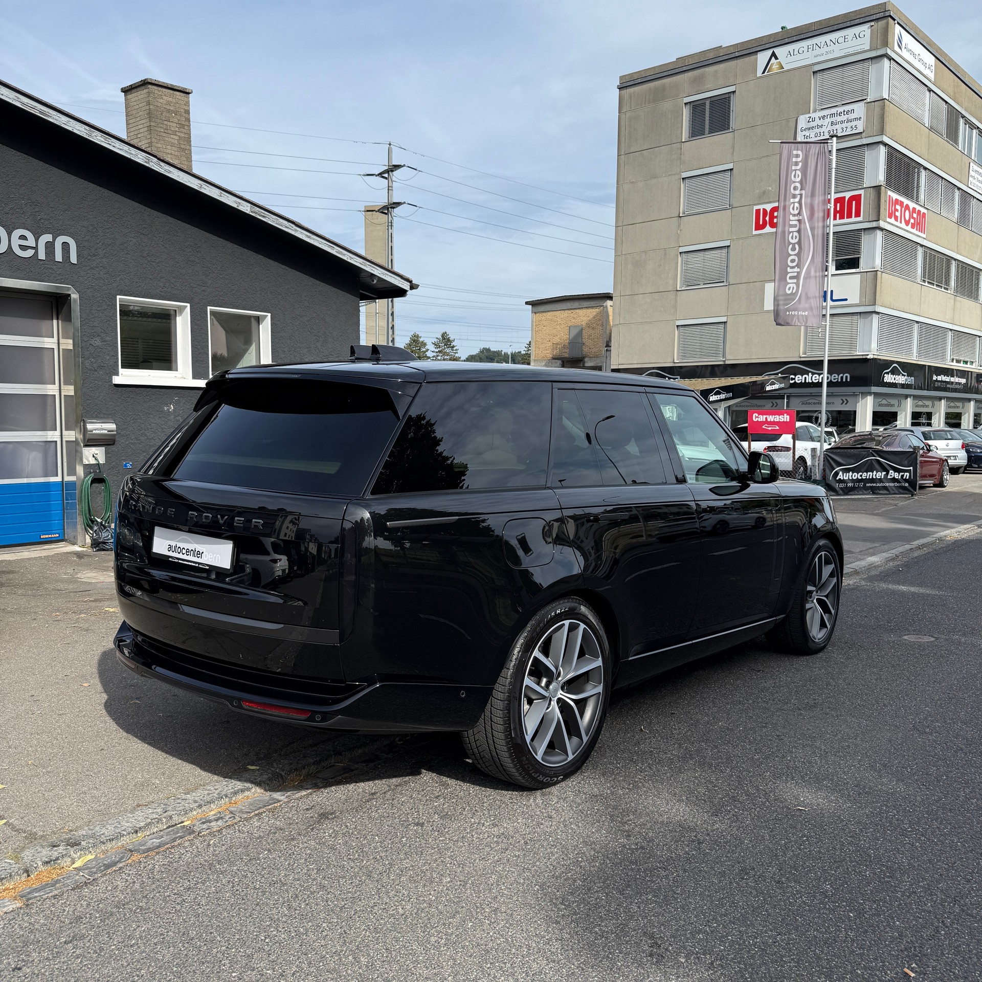 LAND ROVER Range Rover P550e Si6 PHEV SV Automatic-image-6