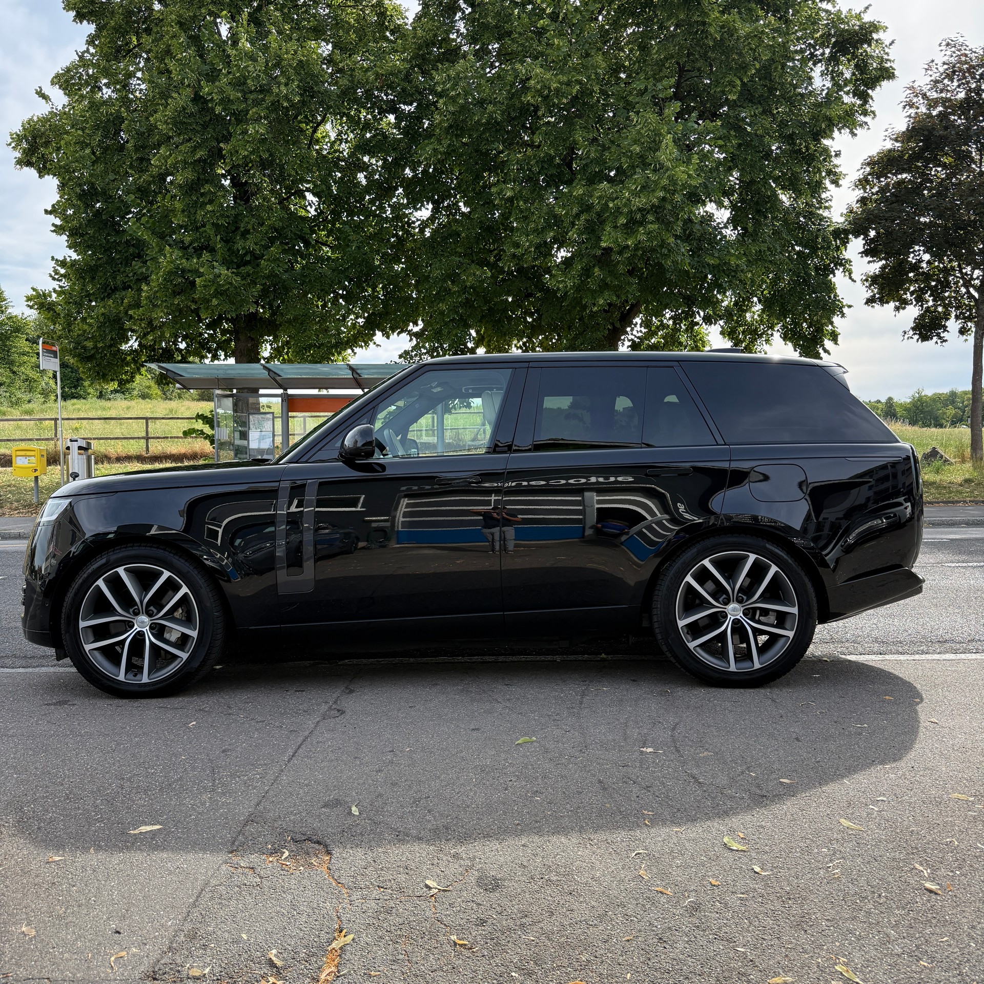 LAND ROVER Range Rover P550e Si6 PHEV SV Automatic-image-3